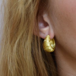 reringe - Melanie forgyldt